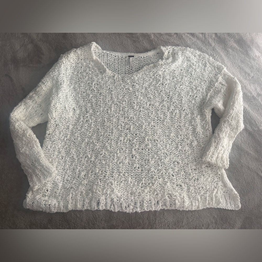 Free People White Chunky Knit Sweater Size Medium - excellent used condition!